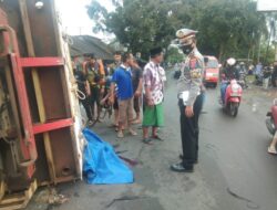 Sepeda Motor Oleng Tertabrak Truk Penumpang Tewas Pengemudi Hidup