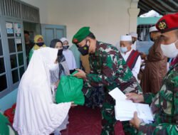 Peringati Isra Mi’raj Danrem 061/SK Santuni Anak Yatim Dan Janda Tua