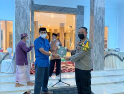 Kapolres Sinjai Berikan Bantuan Al-Qur’an Saat Hadiri Peresmian Masjid Darul Ikhsan