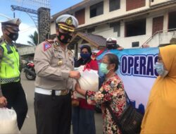 Ops Keselamatan Seulawah 2021, Ditlantas Polda Aceh Bagi Sembako Untuk Pedagang Kurang Mampu