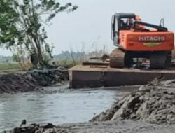 Normalisasi Saluran Irigasi Batas Ds.Tanjungsari/Ds.Mekarpohaci Di Laksanakan,Warga Sambut Gembira Dan Berterimakasih