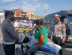 Giat pembagian Masker Gratis Dalam Rangka Ops Keselamatan Lodaya 2021