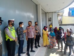 Giat Kapolsek Pamanukan Dalam Rangka Pelayanan Pengamanan Kegiatan Perivikasi Data Dan Pengambilan Uang BPUM