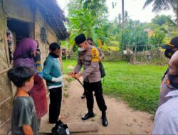 Kapolres Lhokseumawe Kunjungi Keluarga Kurang Mampu Sawang Aceh Utara