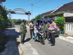 Cegah Penyebaran Covid-19, Koramil 07/Gatak Bagikan Masker ke Pengguna Jalan