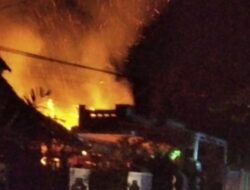 Rumah Imam Salah Satu warga Gembor Terbakar Diduka Karena Arus Pendek Sambungan Listrik