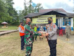 Bukti Kepedulian, Kapolres Sinjai Kunjungi Posko Penyekatan Pemudik Di Perbatasan Berikan Bingkisan Buka Puasa