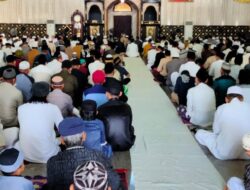 Kejari Buru Jadi Khotib Pada Sholat Idul fitri Kali ini di Namlea Kabupaten Buru