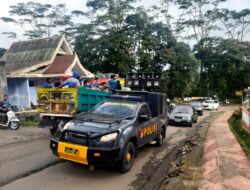 Gunakan Mobil Public Adress,Kapolsek Tinggimoncong Himbau Protokol Kesehatan