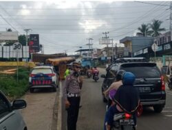 Mobil Pengangkut Alat Berat Terbalik,Diduga Tidak Kuat Mendaki