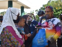 Sambil Gowes,Danrem 042/Gapu Bersama Walikota Jambi Bagikan Sembako