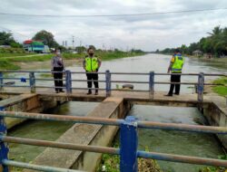 Polsek Patokbeusi Melakukan Monitoring Guna Antisipasi Terjadinya Bencana Alam