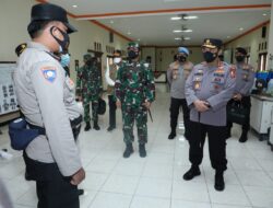 Didampingi Panglima TNI, Kapolri Beri Tiket Sekolah Bhabinkamtibmas Usai Sidak PPKM Mikro di Kudus