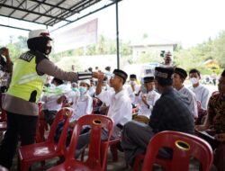 Jum,at Berkah, Polres Lhokseumawe Bagikan Paket Sembako Kepada Anak Yatim Piatu