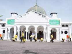 Jum,at Berkah, Polisi Membersihkan Sejumlah Masjid Di Kabupaten Bener Meriah