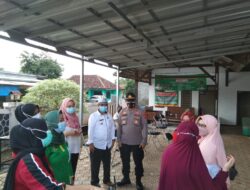 Kegiatan Lomba Penyuntikan Vaksin Covid.19 Dalam Rangka Menyambut HUT Bhayangkara ke 75 kepada masyarakat Desa Cikaum Barat Kec Cikaum