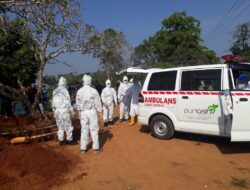 Giat Monitoring Pemakaman seorang Jenazah Perempuan Yang Diduga Meninggal Dunia Akibat Covid-19