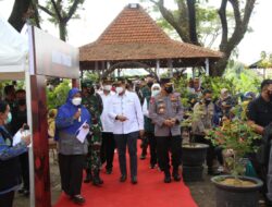 Panglima TNI dan Kapolri Pantau Pelaksanaan Vaksinasi di Madiun