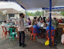 Giat vaksinasi warga Kecamatan Jalancagak sebanyak Seratus Orang Dalam Rangka HUT Bhayangkara ke 75