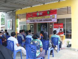 Vaksinasi Massal Hari Pertama, Polres Tulang Bawang Layani Puluhan Warga