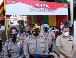 Hari Bhayangkara Ke-75, Polres Lhokseumawe Gelar Vaksinasi Drive Thru