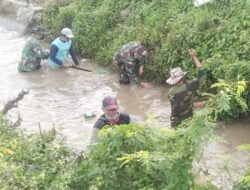 Personel Kodim 1420 bersama Masyarakat Karya Bakti Bersihkan Saluran Irigasi Sekunder