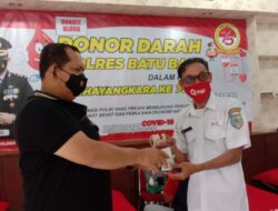 Polres Batu bara serahkan 120 Kantong Darah kepada Palang merah Indonesia .