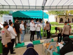 Kapolsek Batam Kota Dampingi Walikota Batam Tinjau Pelaksanaan Vaksin Dosis KE-2 Di Masjid Bukit Indah Sukajadi