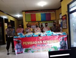 Pembagian Sembako Berupa Beras Kepada Masyarakat Tidak Mampu Di Wilayah Hukum Polsek Binong Dalam Rangka HUT Bhayangkara ke 75