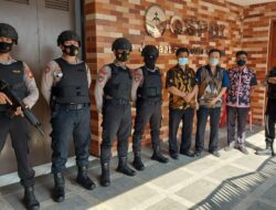 Personel Raimas Sat Samapta Melaksanakan Patroli, Dan Pengamanan Ibadah Gereja Dan Himbauan Protokol Kesehatan Covid 19 Di Wilayah Subang Kota