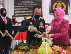 Syukuran Hari Bhayangkara Ke 75, Pangdam IM Kirim Kue Ke Polda Aceh