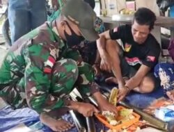 Syukuran Bersama Warga, TNI Ajarkan Pembuatan Lemang di Papua