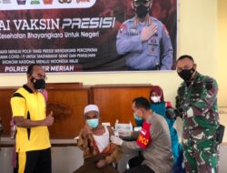 Ayah Angkat Presiden Joko Widodo Menerima Vaksin Covid19 Di Polres Bener Meriah