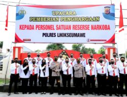 Kapolres Lhokseumawe Berikan Penghargaan Kepada Kasat Narkoba Dan 17 Personil Menoreh Prestasi