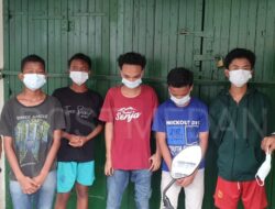 Polsek Medan Kota Bagi Bagi Masker Kepada Masyarakat