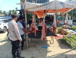 Personel Polsek Meurah Mulia Himbau Penjual Daging Meugang Patuhi Prokes