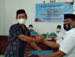 Warga Desa Saotanre Menghadiri Acara Sertijab Kades, Simak Beritanya