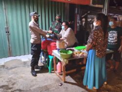 Giat Patroli Gabungan Skala Besar Dan Pendistribusian Bansos Dalam Rangka Pelaksanaan PPKM Level 4 Covid-19 Kab. Subang, Di wilayah Hikum Polsek Binong Polres Subang.