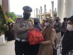 DirlantasPolda Aceh Beri Bantuan 100 Paket Sembako Untuk Mahasiswa UIN Ar- Raniry Banda Aceh.