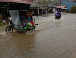 HUT Nias Selatan Yang ke 18 Disambut Oleh Banjir besar di Tengah Kota Teluk Dalam.