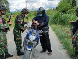 Cegah Peredaran Barang Terlarang, Satgas Yonif 512 Gelar Sweeping Rutin Di Perbatasan.