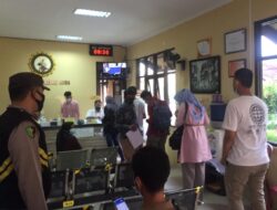 Kegiatan Cuci Tangan, Pengukuran Suhu Tubuh Dan Penerapan Protokol Kesehatan Bagi Anggota Polri,