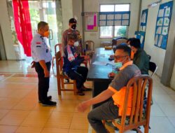 Ops Aman Nusa II, Giat Bhabinkamtibmas Ds. Simpar melaksanakan Kegiatan Monitoring BLT Kemensos RI kepada warga masyarakat Desa simpar kec. Cipunagara Kab. Subang