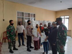 Kegiatan Ops Aman Nusa II, Giat Bhabinkamtibmas Ds.Kamarung Melaksanakan Kegiatan Monitoring dan memberikan beras Di Desa Kamarung kec. Pagaden Kab. Subang