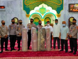 Sambut 1 Muharram 1443 H, Jajaran Polres Lhokseumawe Gotong Royong di Masjid Islamic Centre dan Baiturrahman