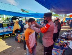 Polsek Bunobogu bersama Muspika Melaksanakan Patroli dan Pemantauan Prokes di Pasar Tradisional