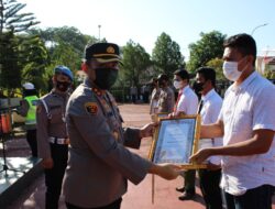 Ungkap Curanmor, 6 Personel Polsek Sinjai Selatan dan 1 Warga Diganjar Penghargaan.