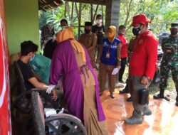 Kabinda Banten Brigjen Cahyono Cahya Angkasa Turun Lapangan Lakukan Vaksinasi