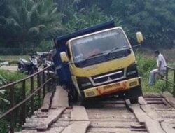 Jembatan penyebrangan Ciareuy di desa Kadurahayu Kecamatan Bojongmanik kab.Lebak semakin kritis