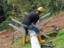 Coba Lihat!! Akibat Curah Hujan Yang Melanda Kab.Sinjai, Ada 4 Titik Jaringan PLN Terputus